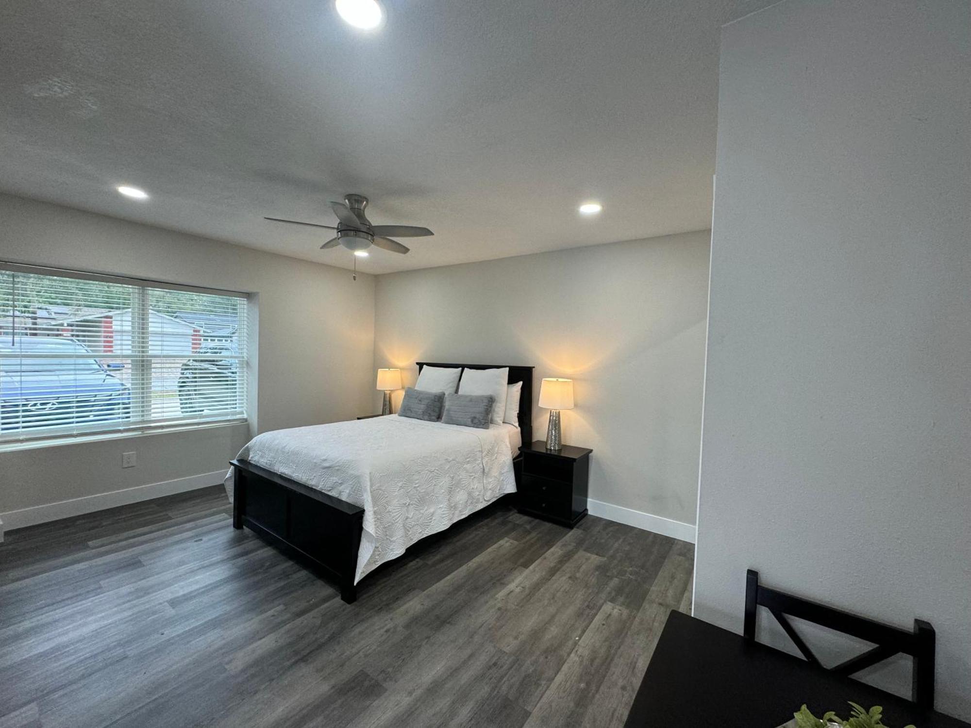 טאמפה Deluxe Apartment Whit Laundry מראה חיצוני תמונה